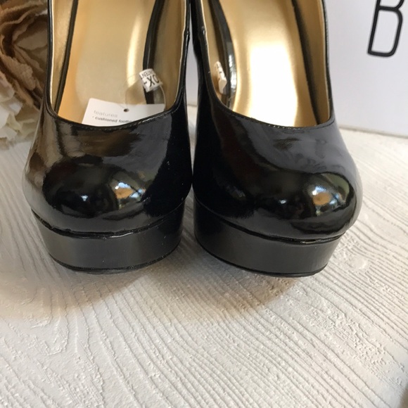 MOSSIMO BLACK PATENT LEATHER PUMP NEW Size 7 1/2 - Picture 2 of 8